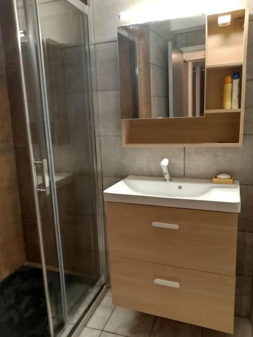 Gonnelles Appartement T3 Centre Ville Rdc D アジャン エクステリア 写真