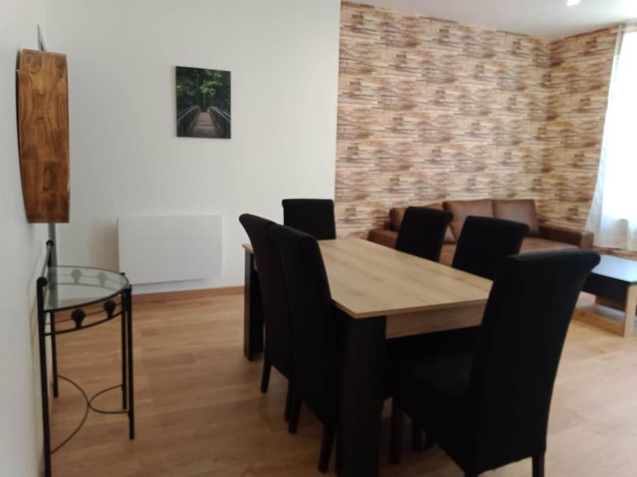 Gonnelles Appartement T3 Centre Ville Rdc D アジャン エクステリア 写真