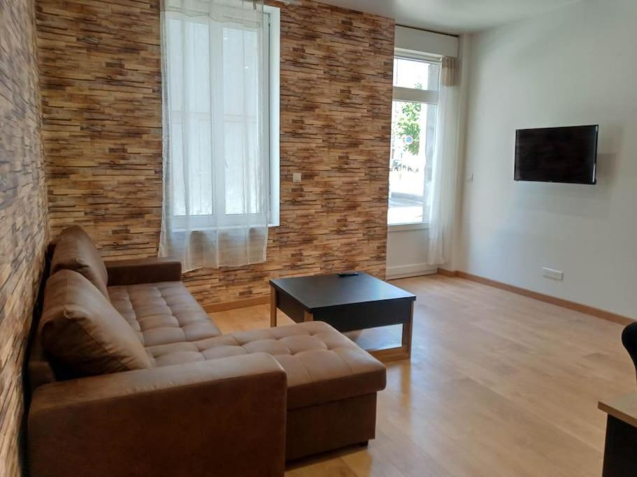 Gonnelles Appartement T3 Centre Ville Rdc D アジャン エクステリア 写真